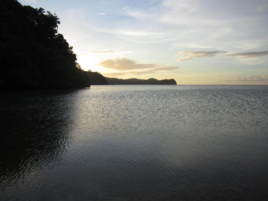 Badladz Dive Resort Puerto Galera Exterior foto