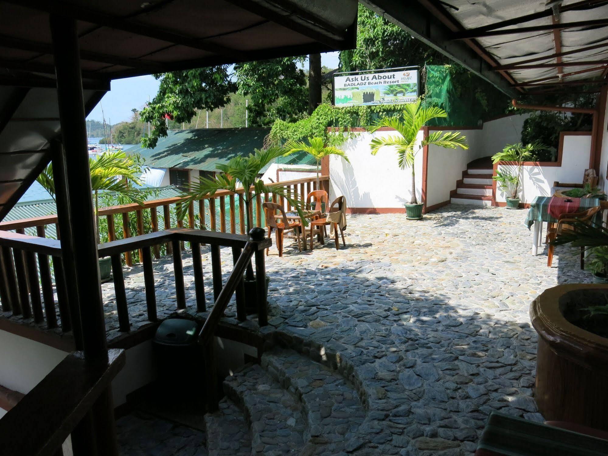 Badladz Dive Resort Puerto Galera Exterior foto